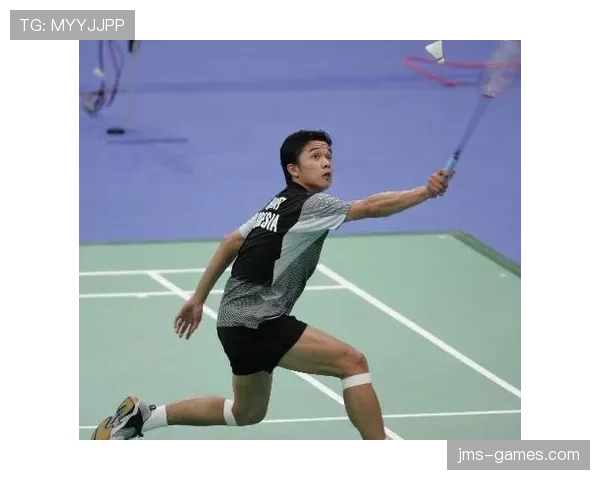 陶菲克居然在训练馆里像个生活废柴？还真没想到羽毛球冠军也会这样玩儿！