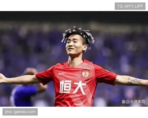 韦世豪这自律程度，凌晨四点健身房打卡跟闹着玩似的